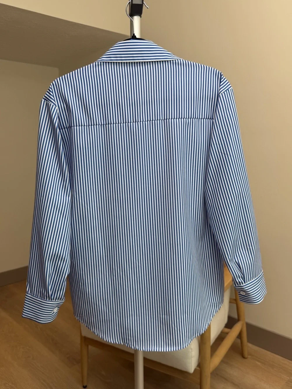 Women’s | Blue & White Striped Button Down Shirt | Size Small